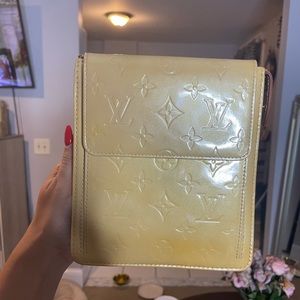 Louis Vuitton lightly used - the strap is included